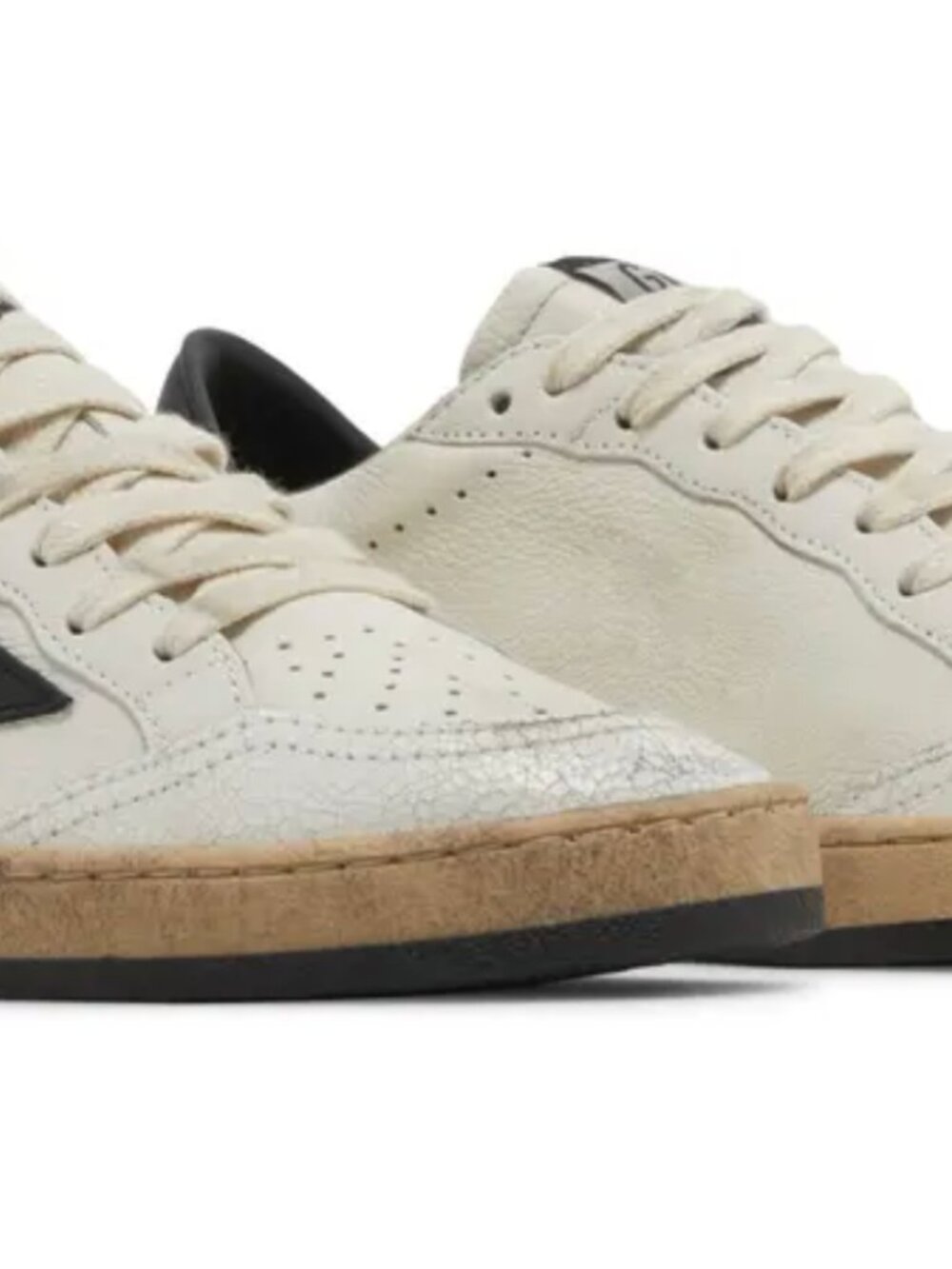Women’s Golden Goose Ballstar 33 (7.5) White and Black Star Accent Sneakers